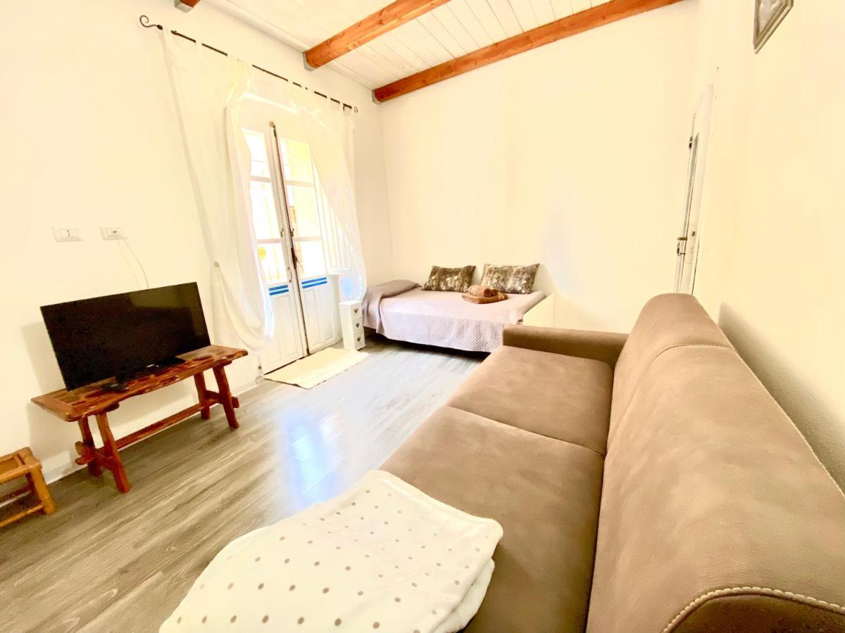 Maestrale Apartment Tertenia Bagian luar foto